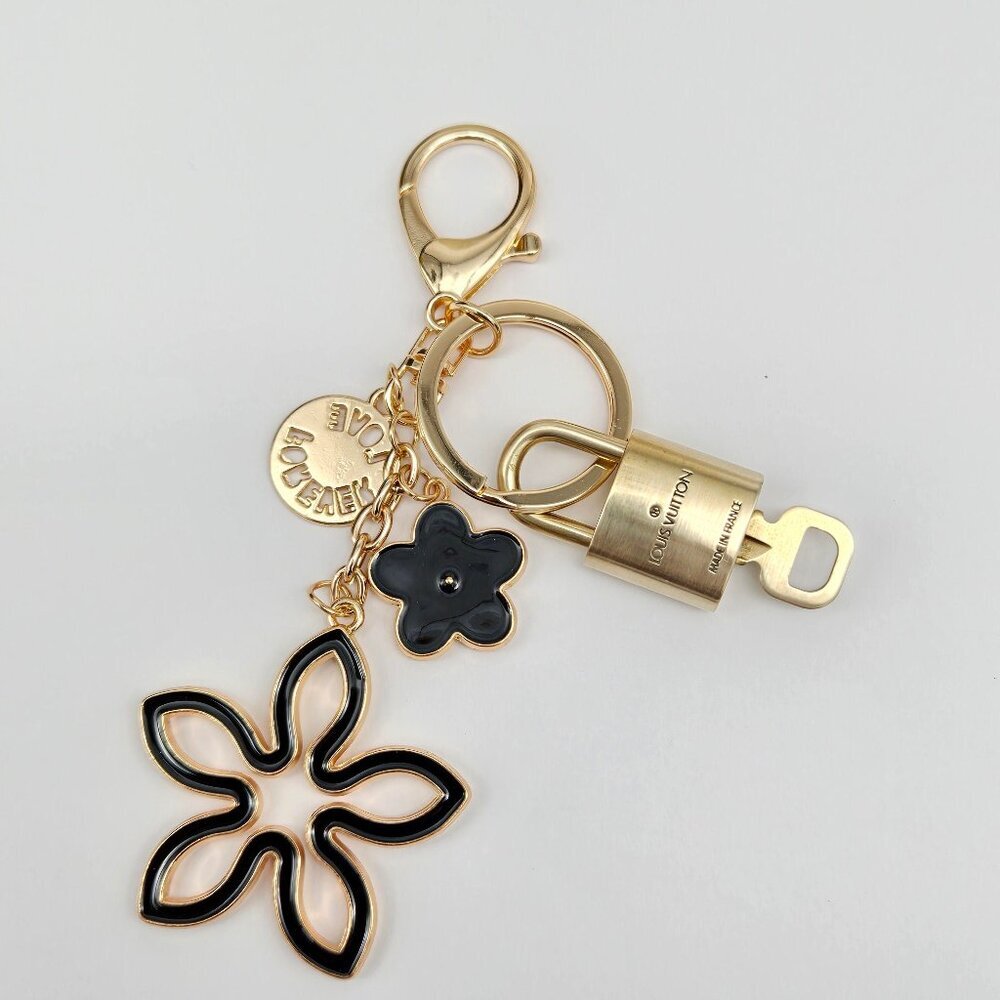 Louis Vuitton Gold Lock 🔒 Authentic LV Key + Unbranded Bag Charm - Picture 4 of 11